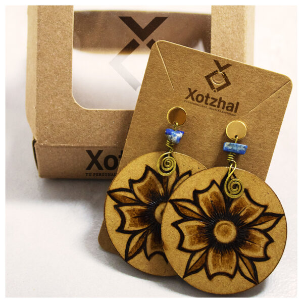 19 Aretes-Broquel Pirograbado