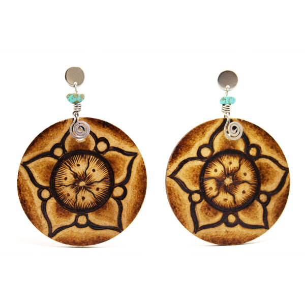 29 Aretes-Broquel Pirograbado