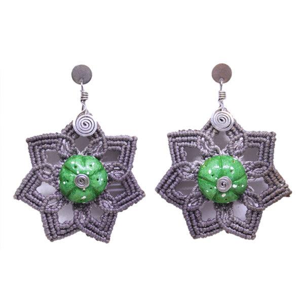 12 Aretes-Broquel Macrame