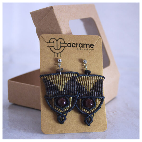 45 Aretes-Broquel Macrame