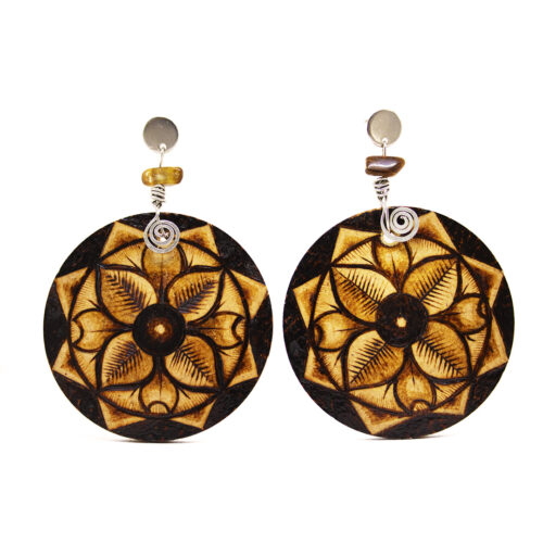 70 Aretes-Broquel Pirograbado