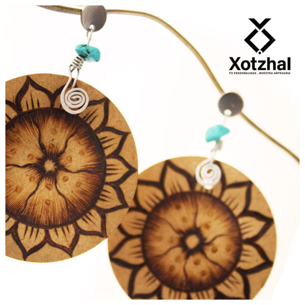 79 Aretes-Broquel Pirograbado
