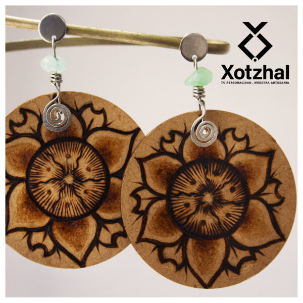 95 Aretes-Broquel Pirograbado